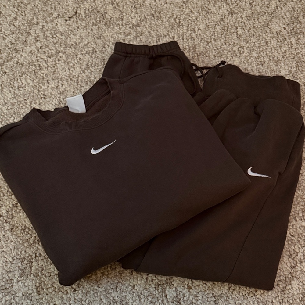 Nike Dark Brown Sweatshirt and Joggers Set - Sold together